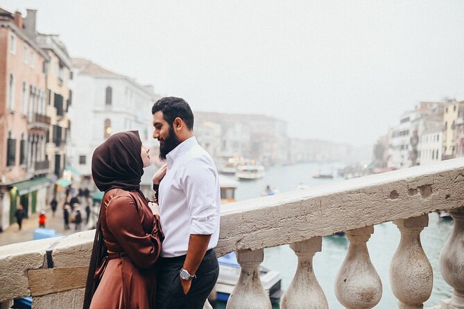 Private Gondola Ride and Photo Session in Venice. - Meeting Point and Pickup