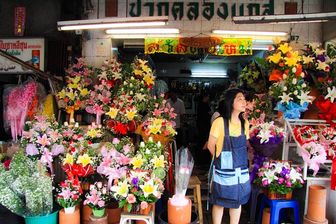 Private Grand Palace and Temple of Emerald Buddha & All Bangkok Highlights - Experiencing Chinatowns Vibrancy
