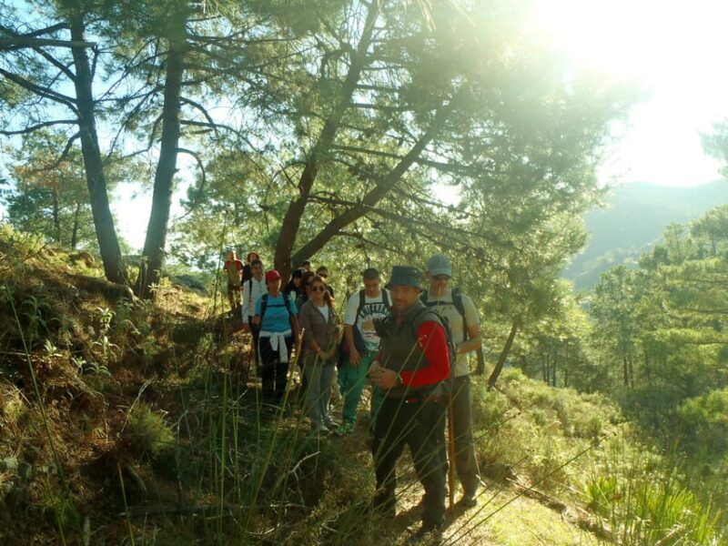Private Group.Hiking and Bathing in Natural Pools - Meeting Point and Accessibility