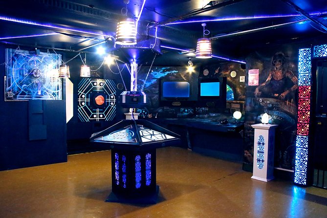 Private Group Puzzle-Solving Adventure Game: Spaceship - Booking Information