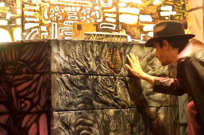 Private Group Puzzle-Solving Adventure Game: Temple - Theme and Storyline