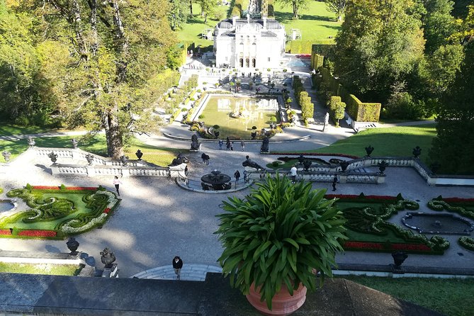 Private Group Tour From Garmisch-Partenkirchen to Neuschwanstein and Linderhof Castle - Exploring the Castles