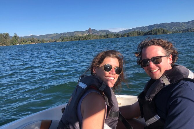 Private Guatape +Boat Ride+Paragliding Flight+Animal Farm - Participant Requirements