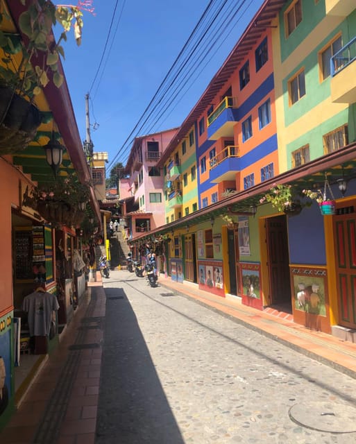 Private Guatape Tour + Typical Colombian Lunch - Cancellation Policy