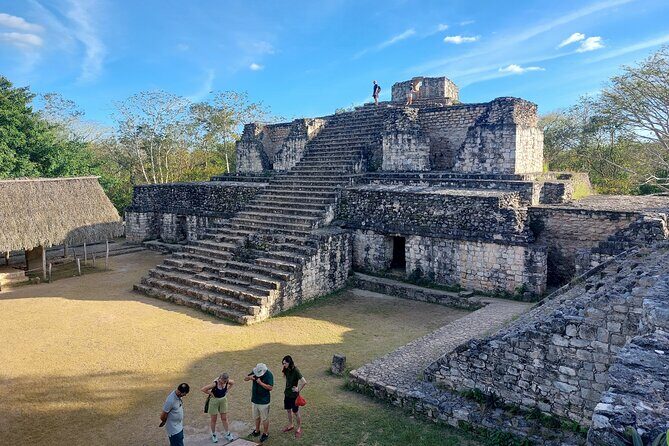 Private guide service in the archaeological zone of Ek Balam - Exploring Ek Balam with a Private Guide: An In-Depth Review