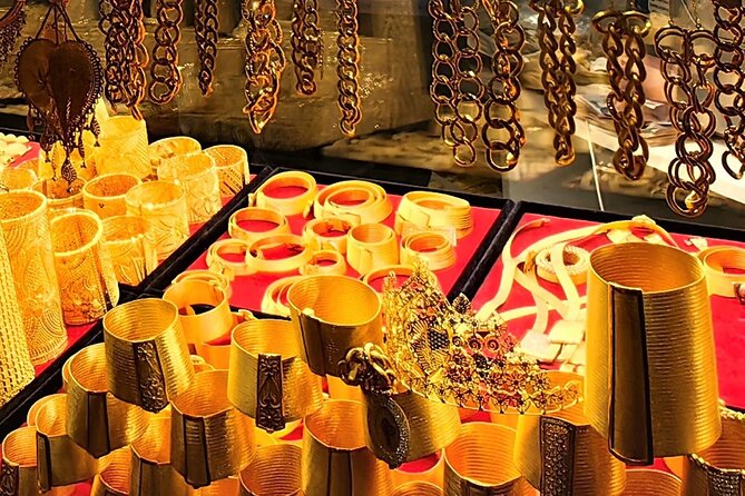 Private Guided Bazaar Tour in Istanbul - Professional Guidance by Tour Guide Zerrin