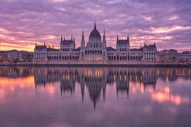 PRIVATE GUIDED Budapest Walking Tour With Coffee Break in 120 Min - Meeting Point