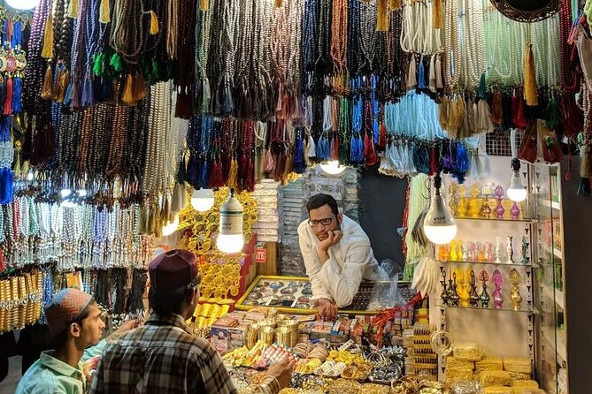 Private Guided Chatuchak Weekend Market Shopping Tour With Lunch - Booking Information