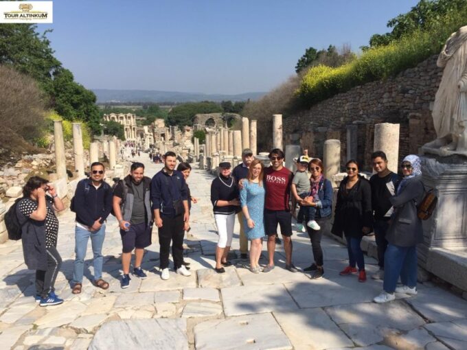 Private Guided Exploration of Ephesus - Guaranteed Timely Return