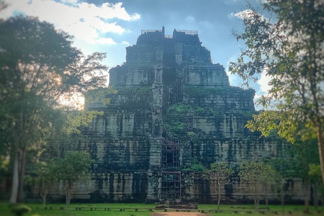 Private Guided Full-Day Tour to Koh Ker Temple With Pickup - Professional English-speaking Tour Guide