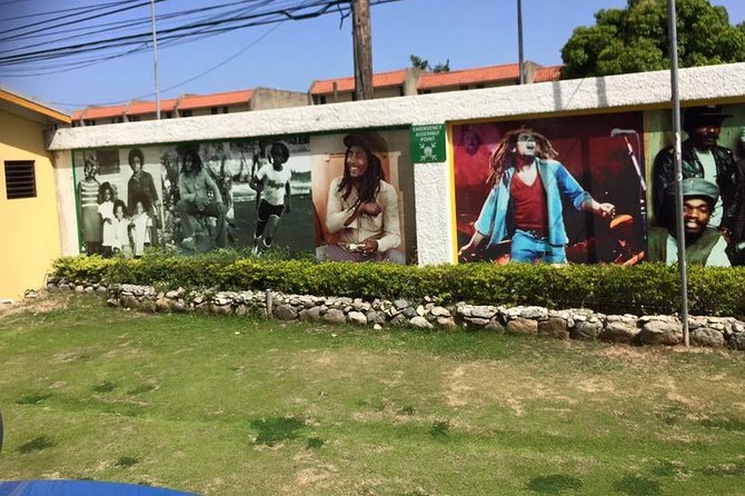 Private Guided Kingston Day Tour From Ocho Rios - Emancipation Park Visit
