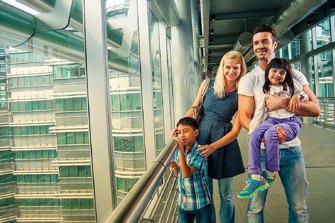 Private Guided Kuala Lumpur Day Trip With Petronas Twin Towers - Meeting and Pickup