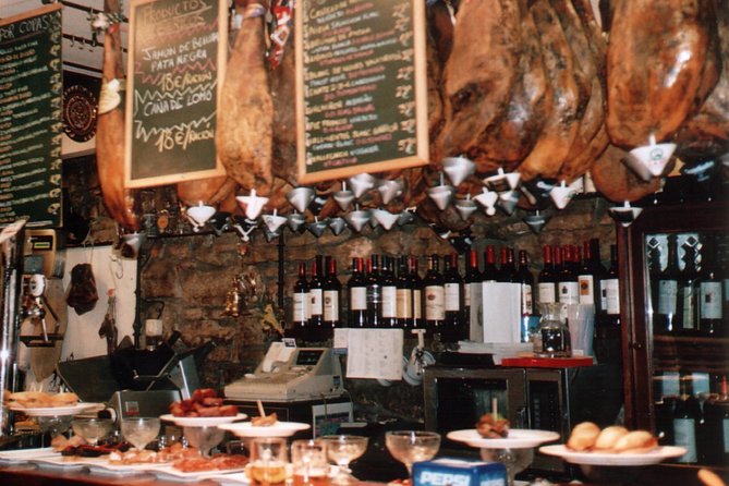 Private Guided Pintxos Tour of San Sebastian - Exploring Landmarks