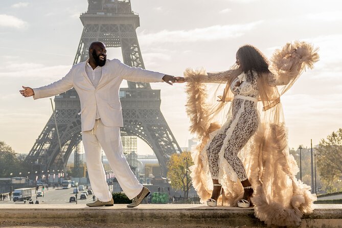 Private Guided Professional Photoshoot by the Eiffel Tower - Capturing the Perfect Shots