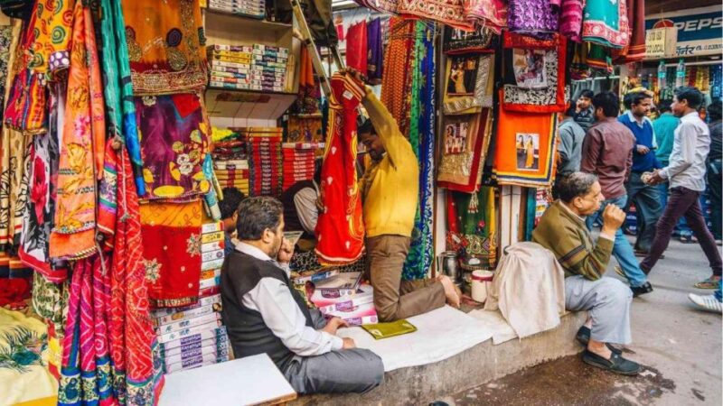 Private Guided Shopping Tour Of Old Delhi & New Delhi - Key Points