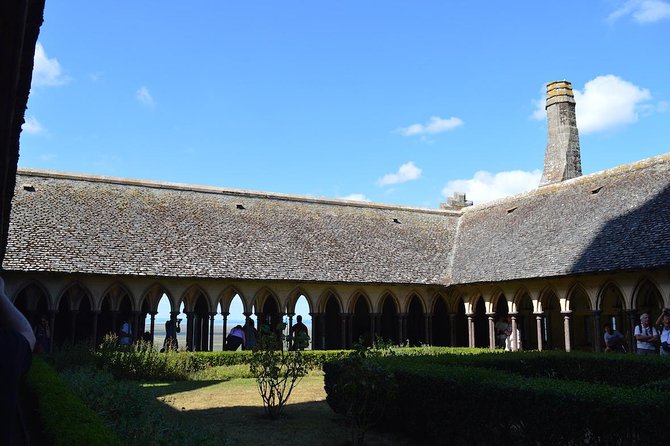 Private Guided Shuttle to Brittany American Cemetery and Mont Saint Michel - Discover Mont Saint-Michel UNESCO Site