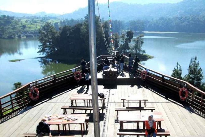Private Guided Sightseeing Day Tour of Bandung - Driver and Guide Services
