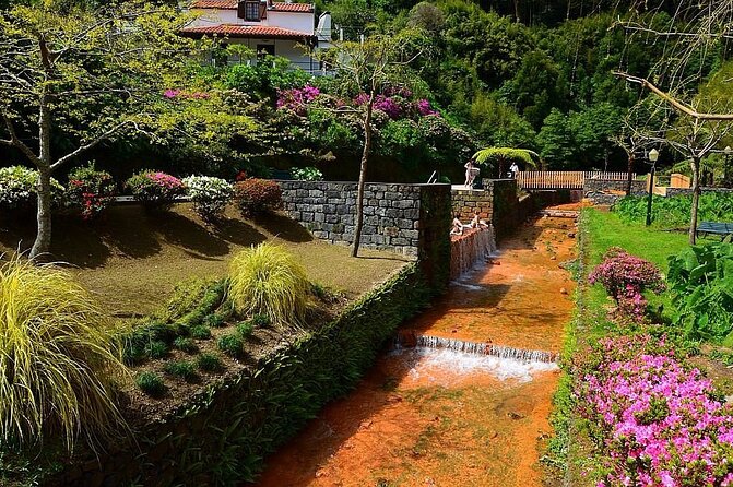 Private Guided Tour and Thermal Baths in São Miguel - Accessibility Considerations