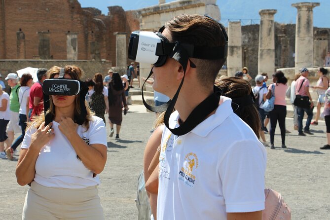 Private Guided Tour and VR Headsets in the Ancient Pompeii - Meeting and Pickup