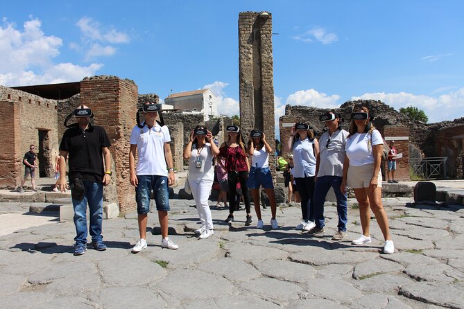 Private Guided Tour and VR Headsets in the Ancient Pompeii - Payment and Booking