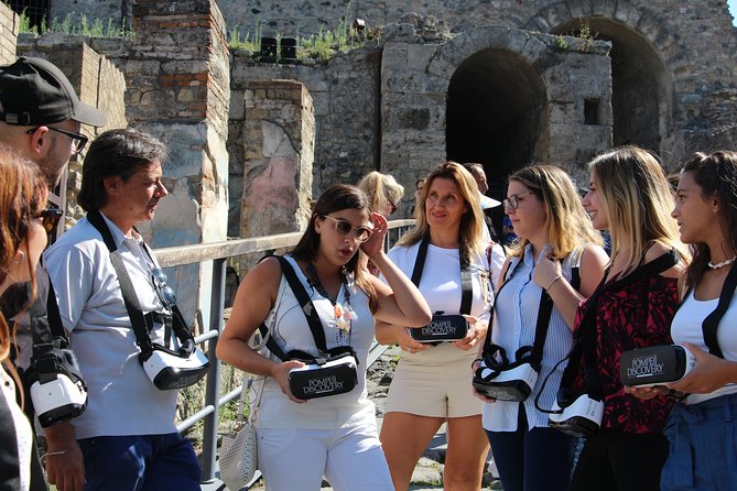 Private Guided Tour and VR Headsets in the Ancient Pompeii - Group Size and Pricing