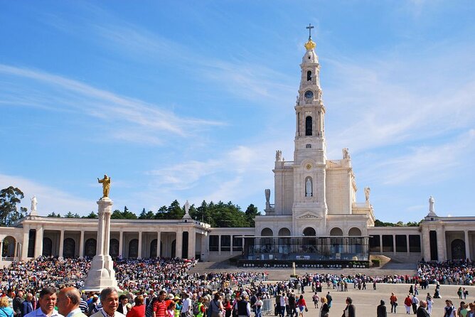 Private Guided Tour From Lisbon: Fátima, Batalha, Nazaré, Óbidos - Tour Experience