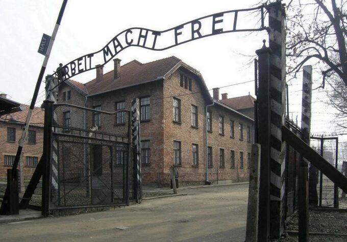 Private Guided Tour From Prague to Auschwitz Birkenau - Cancellation and Booking