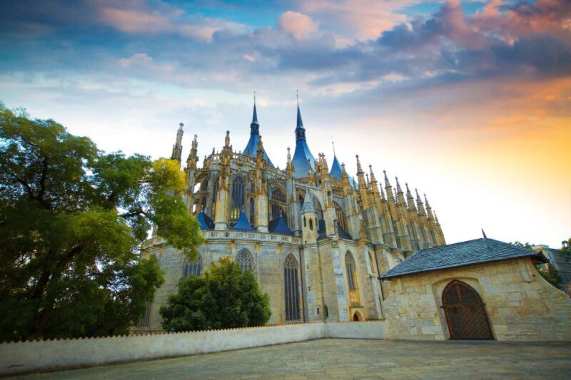 Private Guided Tour From Prague to UNESCO Kutna Hora - Language Options