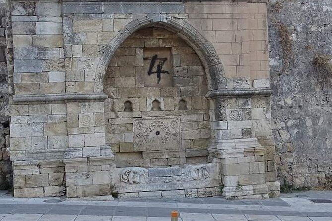 Private Guided Tour-Heraklion Highlights & Historical Places - Accessibility and Accommodations
