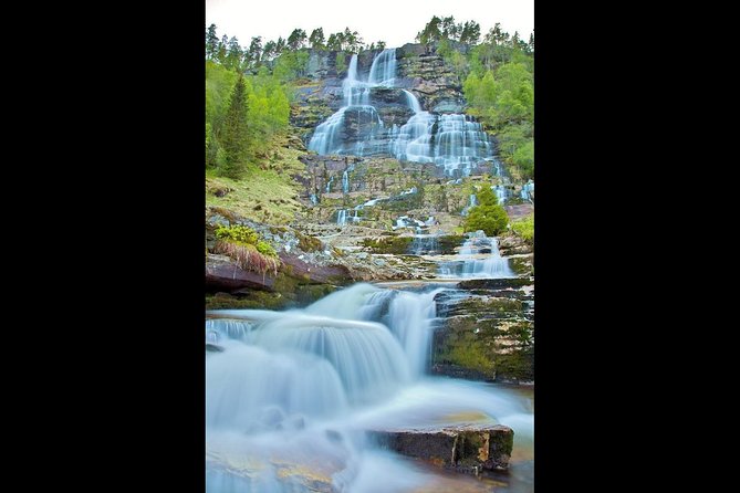 PRIVATE GUIDED TOUR: Highlights of Norway – Trip to the Sognefjord – SUMMER - Scenic Mountain Landscapes