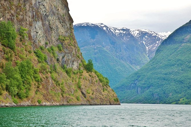 PRIVATE GUIDED TOUR: Highlights of Norway – Trip to the Sognefjord – WINTER - Private and Personalized Experience