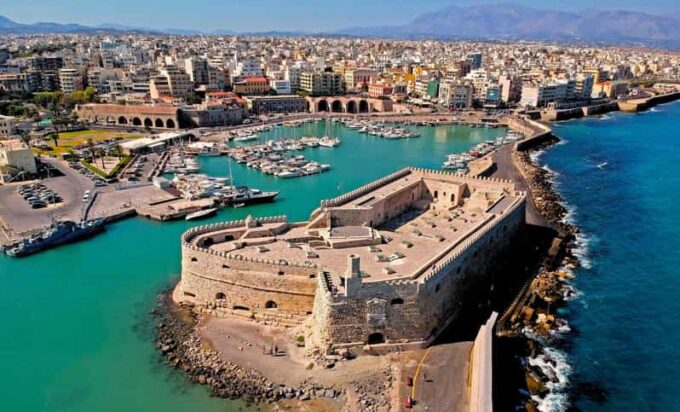 Private Guided Tour in Heraklion City and Knossos Palace - Admission Fees and Accessibility