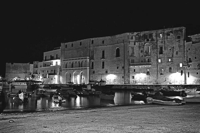 Private Guided Tour in Monopoli: Walking Through the Old Town - Accessibility