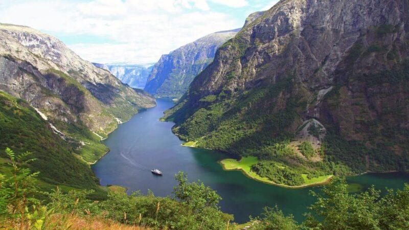 Private Guided Tour - Nærøyfjord Cruise and Flåm Railway - Itinerary Highlights