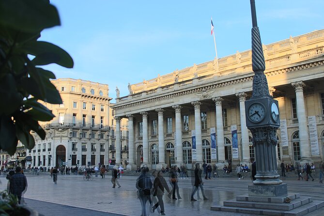 Private Guided Tour of Bordeaux in a High-End Vehicle - Key Points