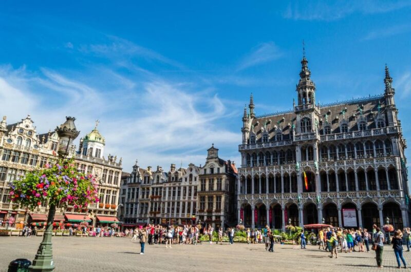 Private Guided Tour of Bruges' Iconic Sites & Chocolate - Itinerary Highlights