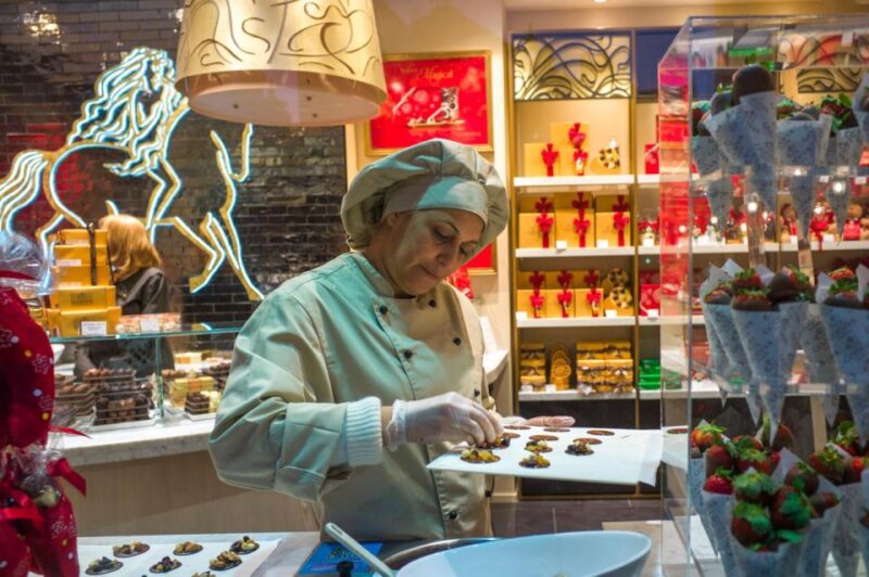Private Guided Tour of Bruges' Iconic Sites & Chocolate - Cancellation Policy
