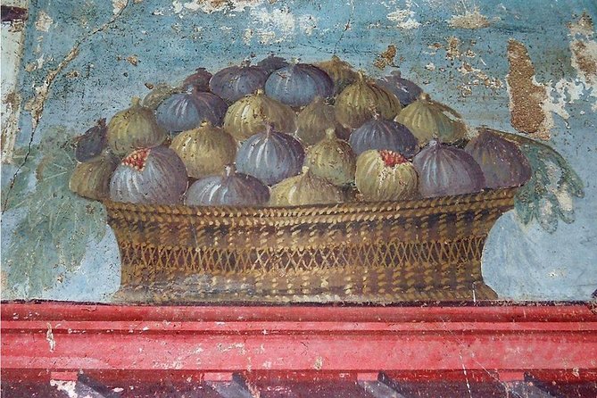 Private Guided Tour of Pompeii and Herculaneum - Explore Pompeiis Ruins