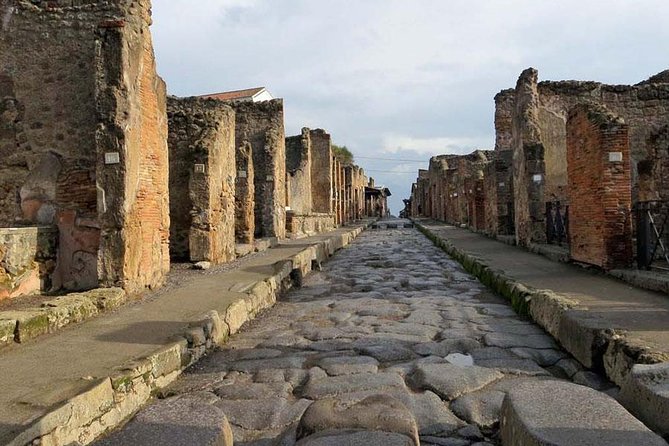 Private Guided Tour of Pompeii. Sunset Tour - Avoiding Crowds and Summer Heat