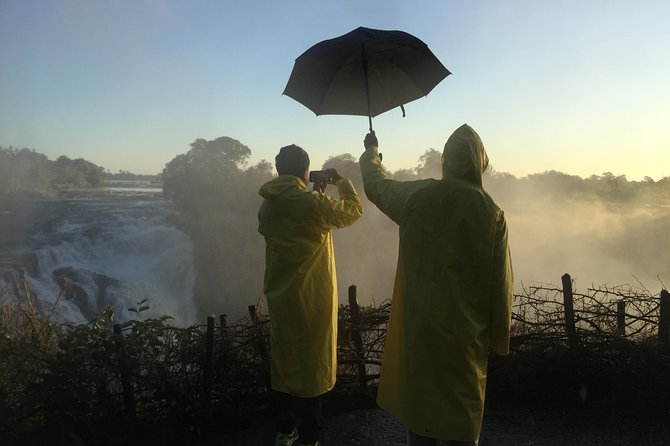 Private Guided Tour of the Falls With Pickup - Raincoats and Umbrellas