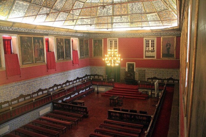 Private Guided Tour of the University of Coimbra - Ticket Included - Knowledgeable and Engaging Guides