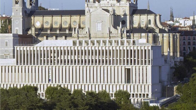 Private Guided Tour Royal Palace & Royal Collections Gallery - Royal Palace Highlights