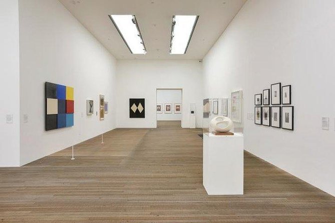 Private Guided Tour: Tower Of London and Tate Modern - Pickup and Booking