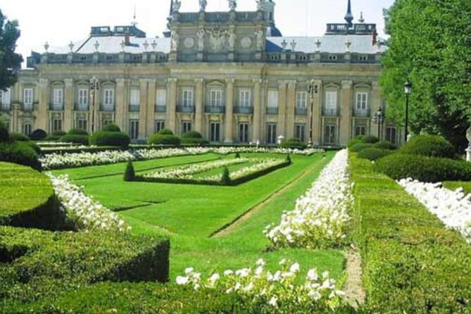 Private Guided Tour With Admission to La Granja and Fabrica De Vidrio - Recap