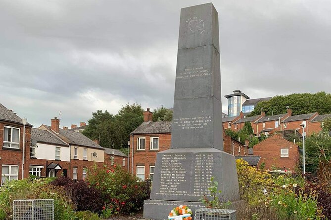 Private Guided Walking Tour in Derry City - Peace Process Model