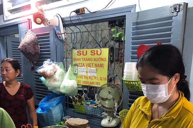Private Half-Day Bike Tour in Saigon With Guide - Exploring Saigon by Bike
