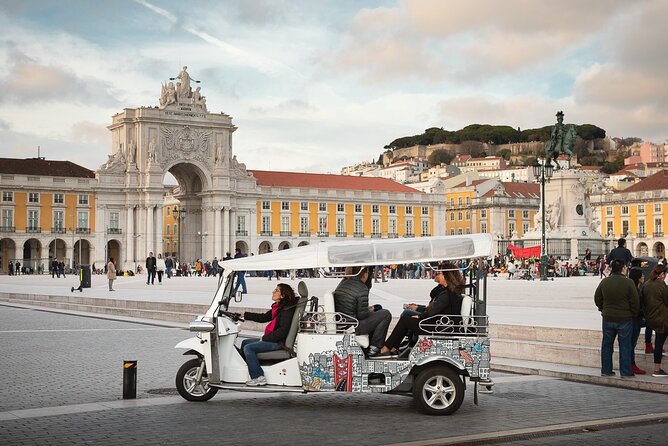 Private Half-Day Eco Tuk Tuk Tour in Lisbon - Tour Highlights