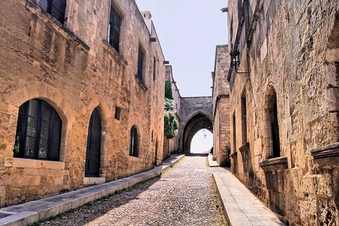 Private Half-Day Food Tour in the Rhodes Medieval Town - Exploring the Medieval Town