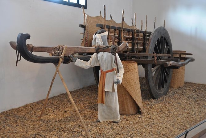 Private Half-Day Hanoi: Vietnam Museum of Ethnology and Ho Chi Minh Complex - Hanoi Museum of Ethnology