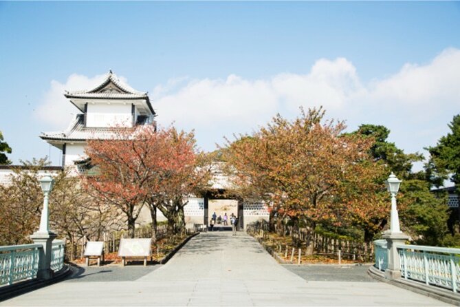 Private Half-Day Kanazawa Walking Tour and Historical Photo Spot - Exploring Kanazawas Historical Sites